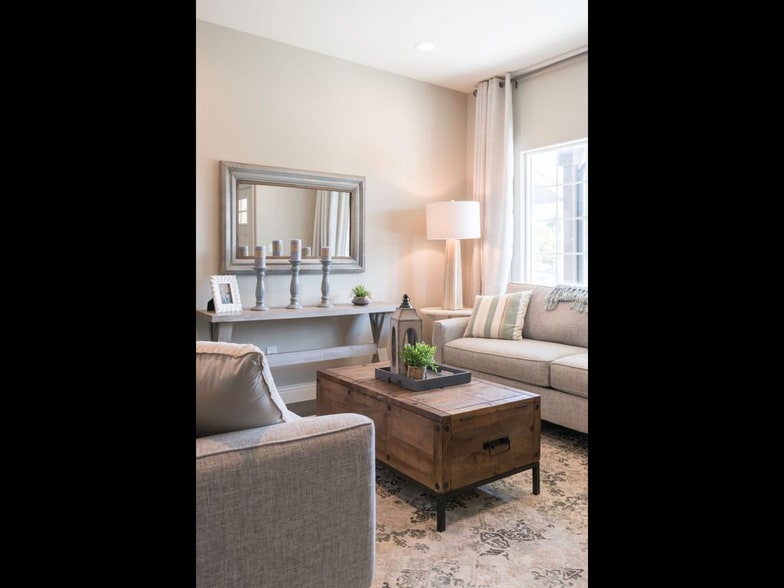 Building Photo - 271 Via Las Casitas