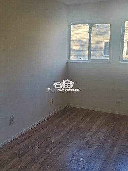 Building Photo - 10732 Spring Garden Dr