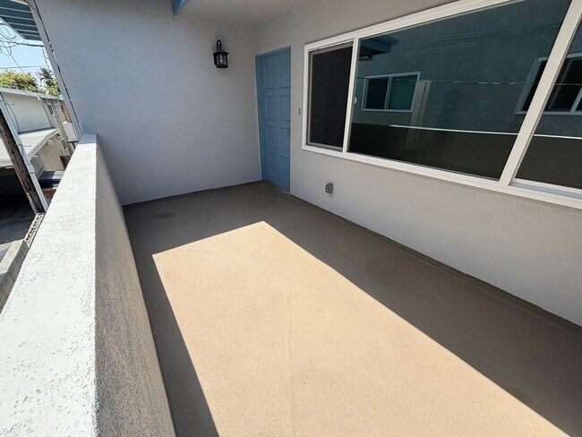 Building Photo - Quiet Back Unit with Garage and Washer/Dryer