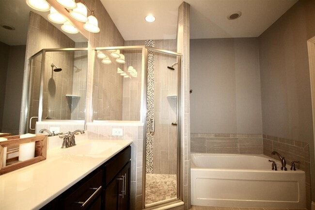 Building Photo - 147 Pinebranch Ct