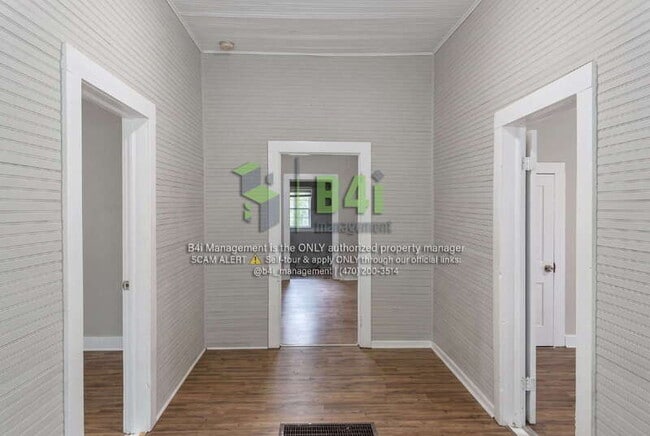 Building Photo - 108 Gilman St SE