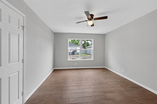 Building Photo - 1925 Ojeman Rd