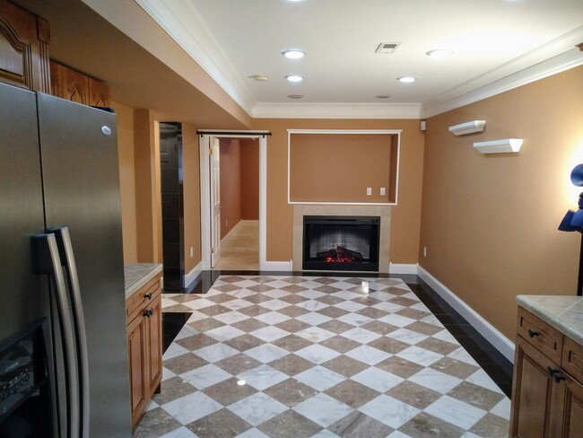 Building Photo - 5501 Brooklyn Ave NE