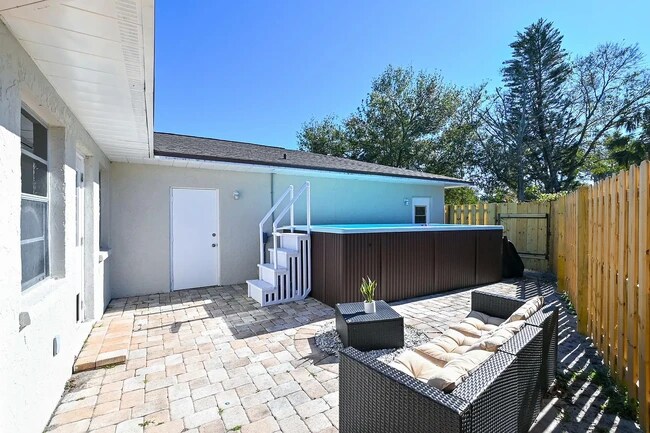 Building Photo - 210 40th Street Ct NW