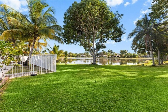 Building Photo - 642 Heritage Dr