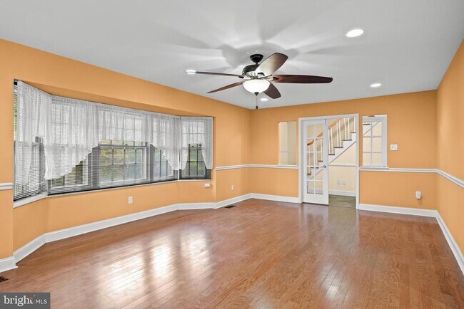 Building Photo - 10 Traynor Ln