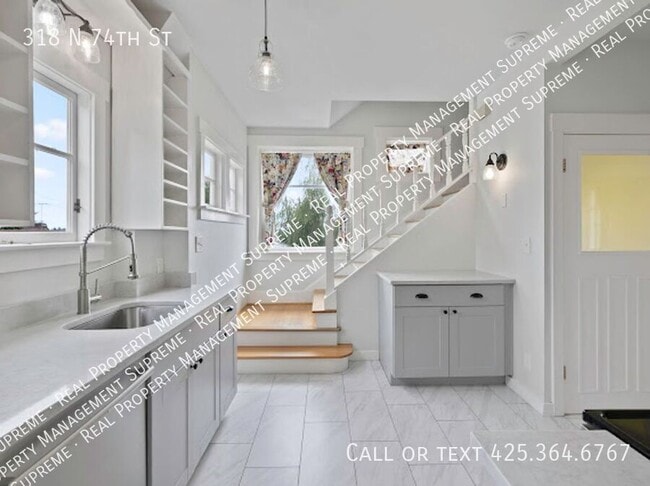 Building Photo - 318 N 74th St
