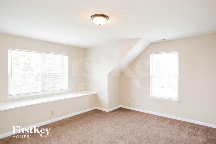 Building Photo - 7843 Stratfield Dr