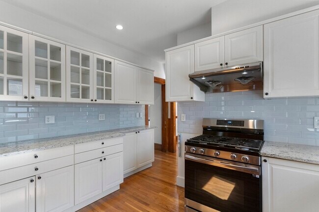 Building Photo - 36 Turner St