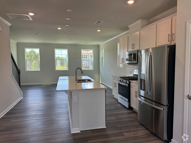 Building Photo - 2515 Kasota Ln