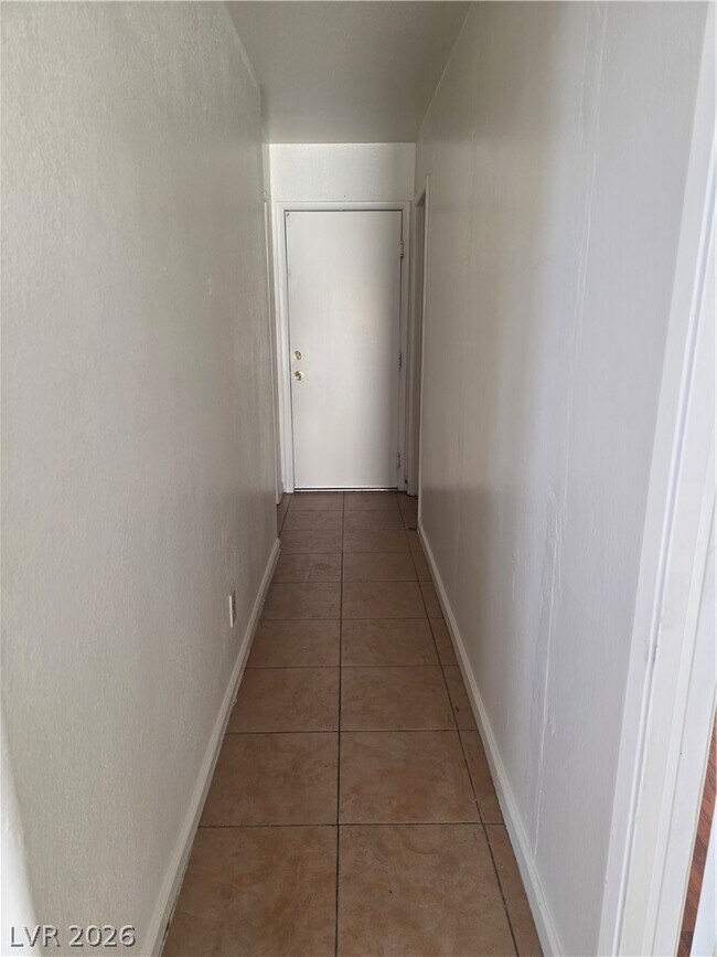 Building Photo - 5784 Akron Ct