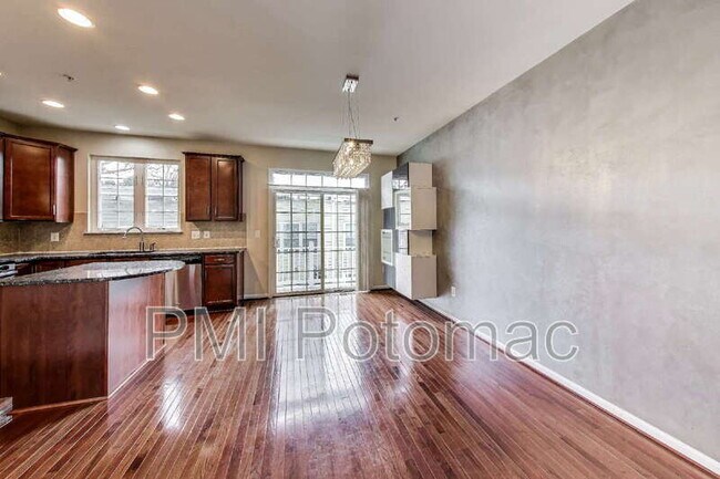 Building Photo - 2133 Little Sorrel Way