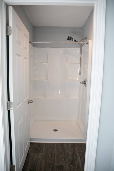 Building Photo - 508 6th Ave