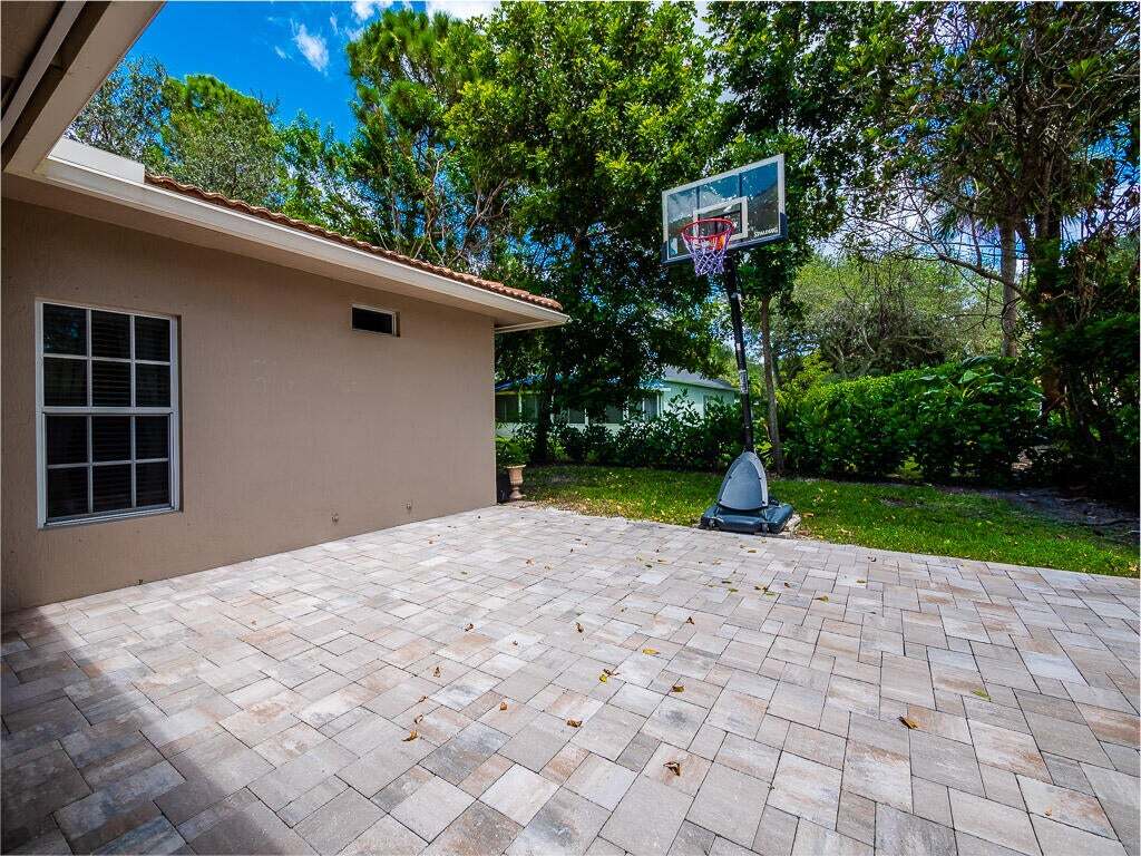 Building Photo - 6673 Eagle Ridge Dr