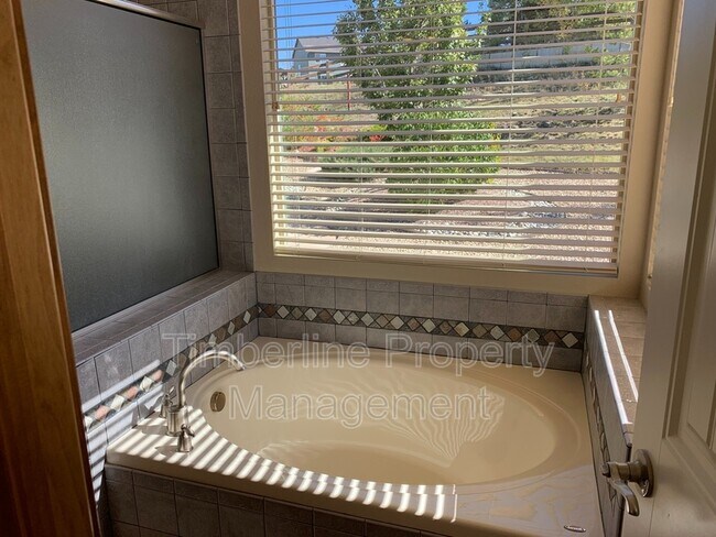 Building Photo - 15581 Lacuna Dr