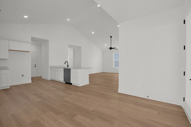 Building Photo - 6579 Elizabeth Ann Wy