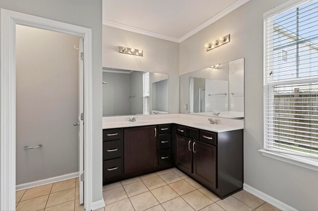 Building Photo - 194 Cypress Forest Dr