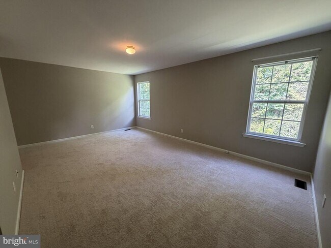 Building Photo - 278 Yorktown Ct