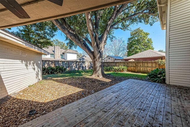 Building Photo - 1015 Sugar Lakes Dr