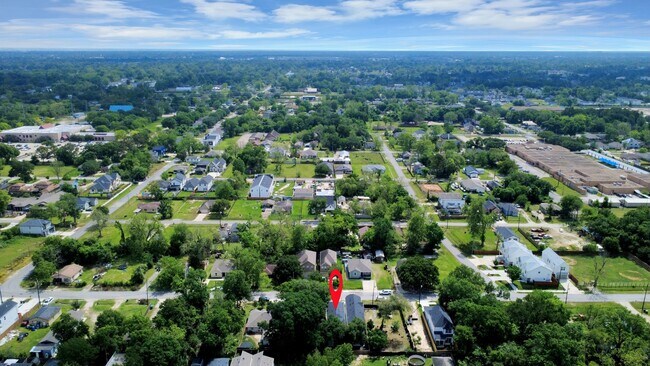 Building Photo - 8313 Venus St