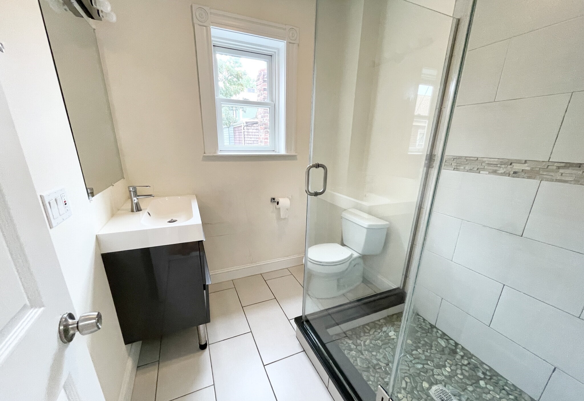 Building Photo - 98 L St