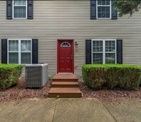 Building Photo - Great Location - 2 Bedroom/2.5 Bath Condo ...