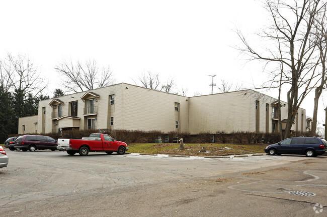 Primary Photo - Fox Run Apartments