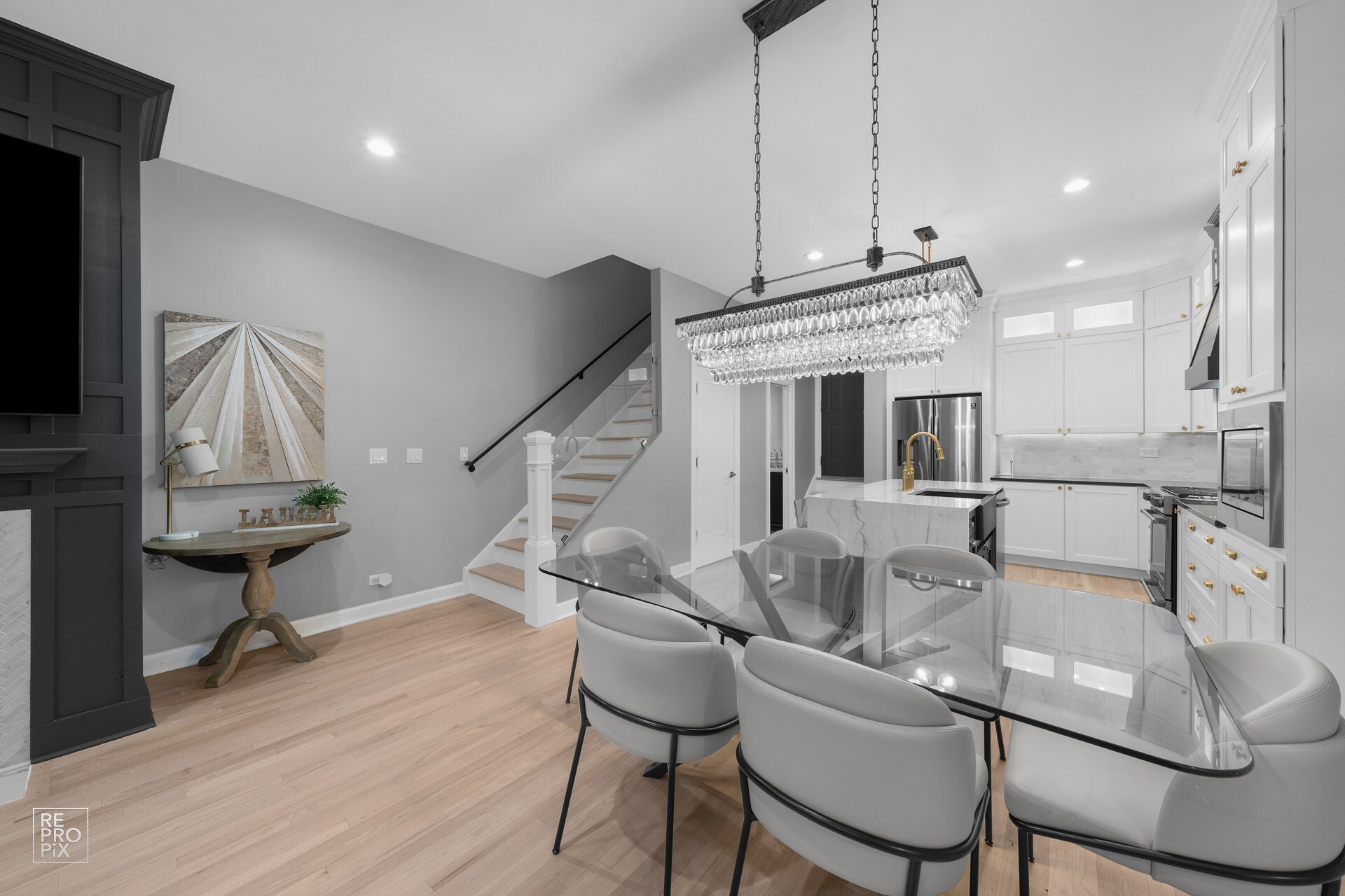 Building Photo - 355 W Superior St