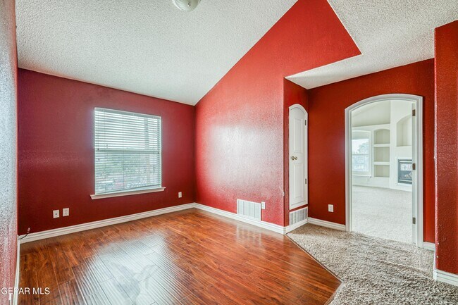 Building Photo - 4733 R L Shoemaker Dr