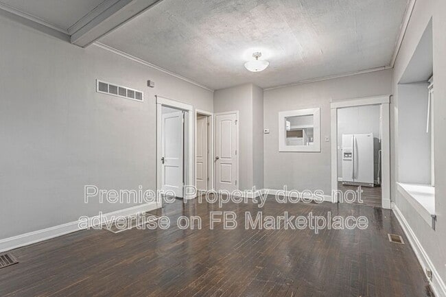Building Photo - 573 S Crescent Ave
