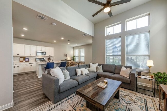 Building Photo - 7812 Moody Bend