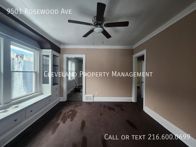 Building Photo - 9501 Rosewood Ave