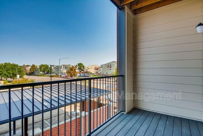 Building Photo - 981 S Sable Blvd