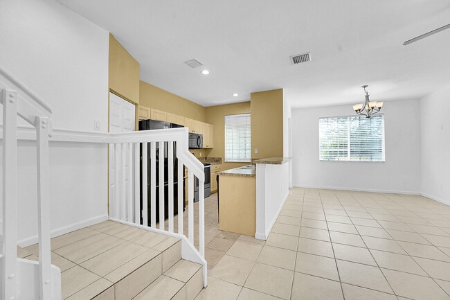 Building Photo - 1213 Lucaya Dr