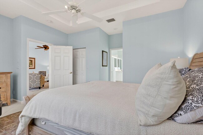 Building Photo - 7116 Cataluna Cir