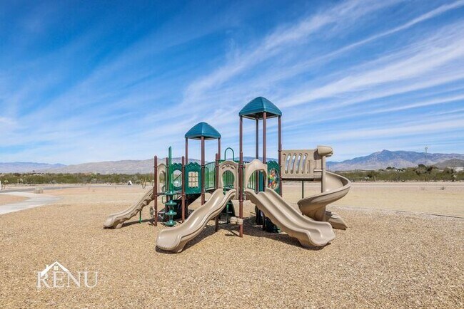 Building Photo - 12717 E Giada Dr