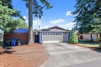 Building Photo - Updated 3Bed/2Bath single story ranch