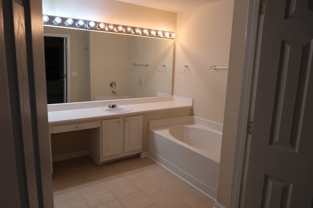 Master Bathroom - 200 Durston Loop