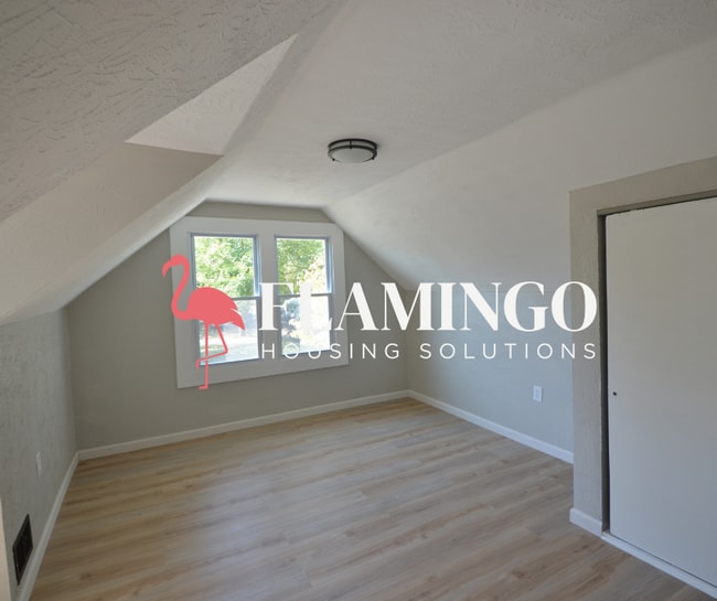 Building Photo - 706 Gramont Ave