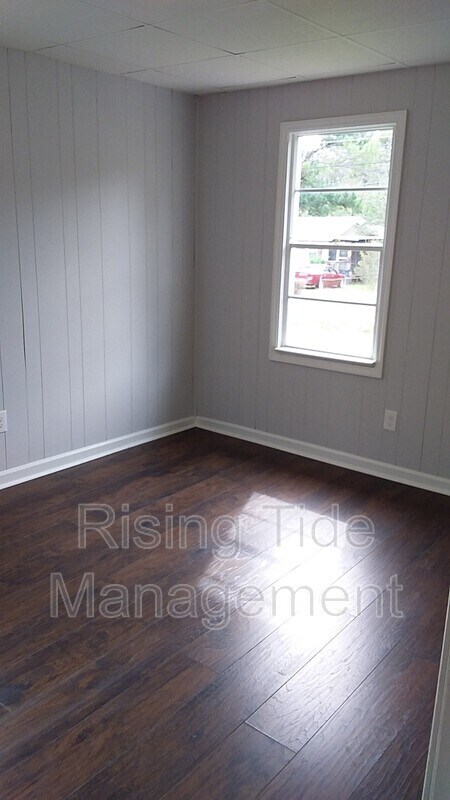 Building Photo - 2529 Circle Dr