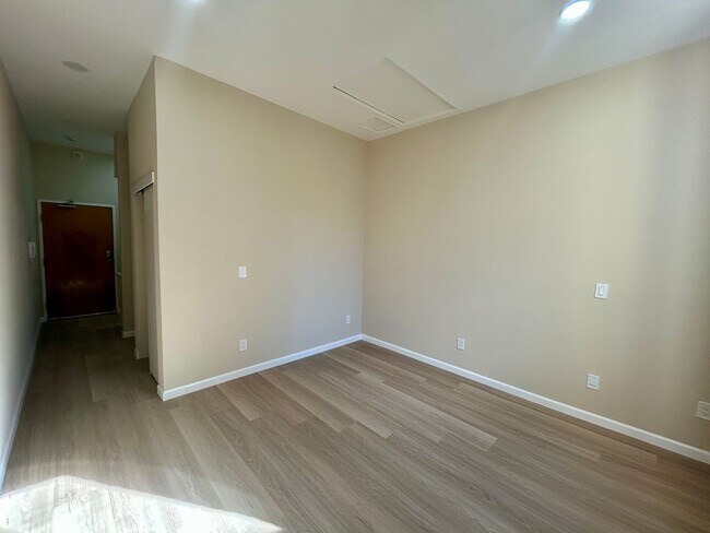 Building Photo - 1010 Grant-2A