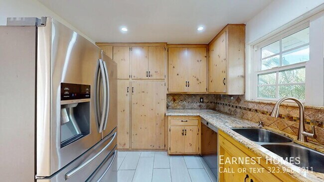 Building Photo - 19022 Sylvan St