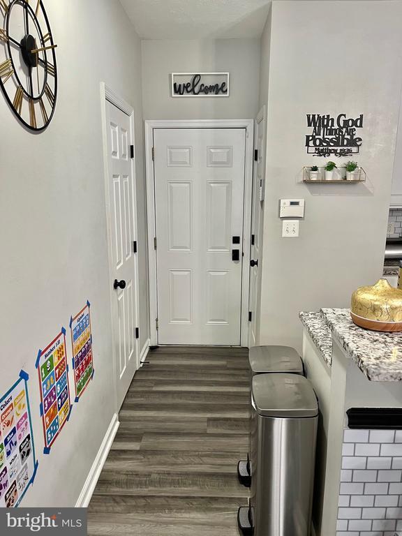 Building Photo - 12310 Rollys Ridge Ave