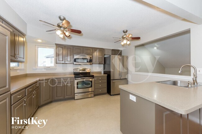 Building Photo - 407 Kimberly Dr