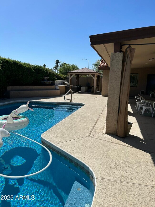 Building Photo - 8397 E Thoroughbred Trail