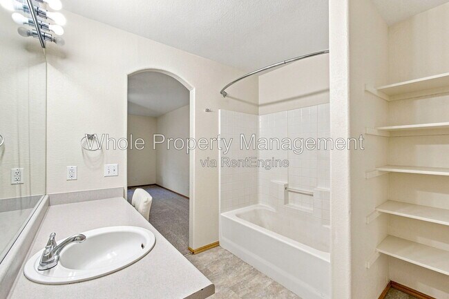 Building Photo - 3189 E 106th Ave