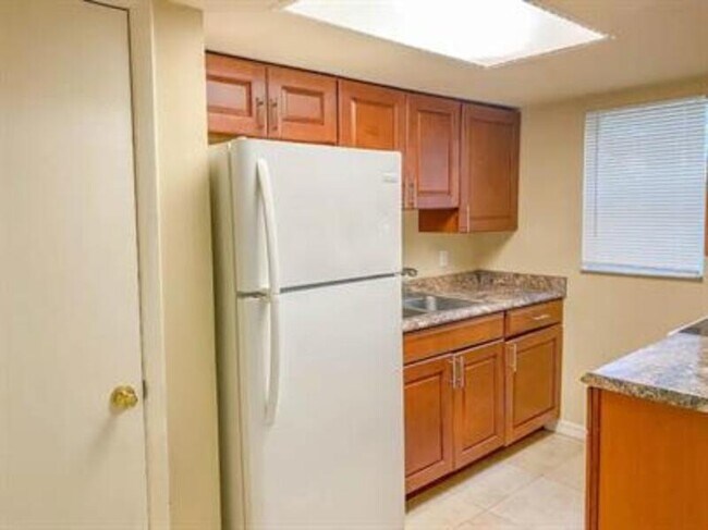 Building Photo - 34 S Ortman Dr