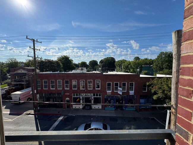 Primary Photo - 3205 N Davidson St