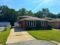 Building Photo - 14449 Irving Ave