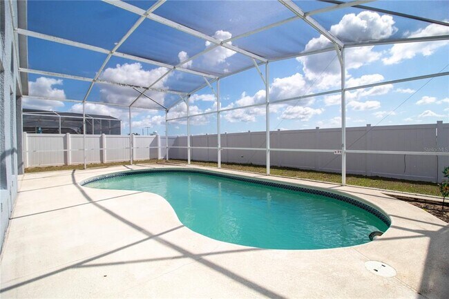 Building Photo - 667 Downing Cir
